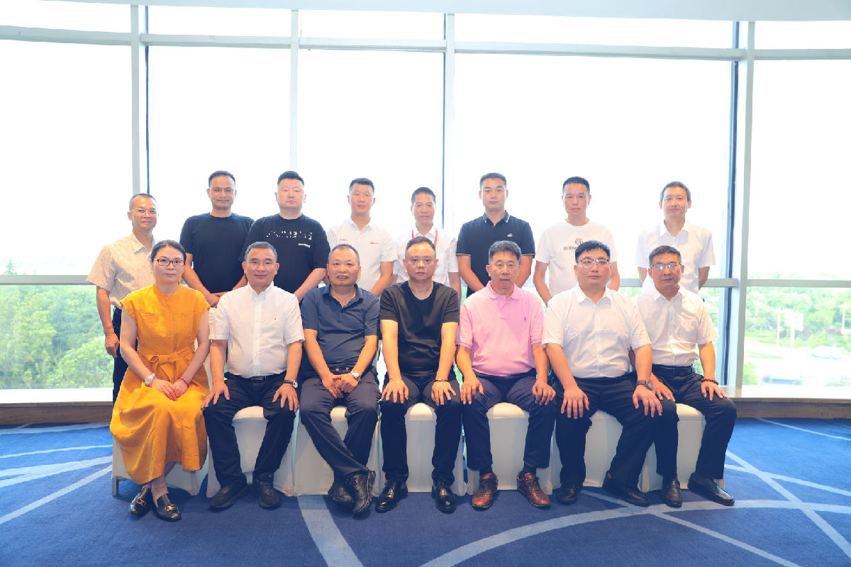 合照.jpg 皇冠体育